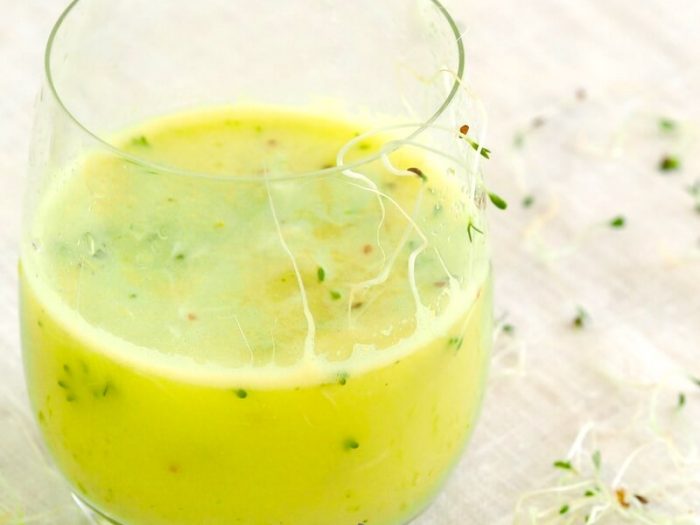 Ingefaerjuice med broccolispirer FRISKE SPIRER