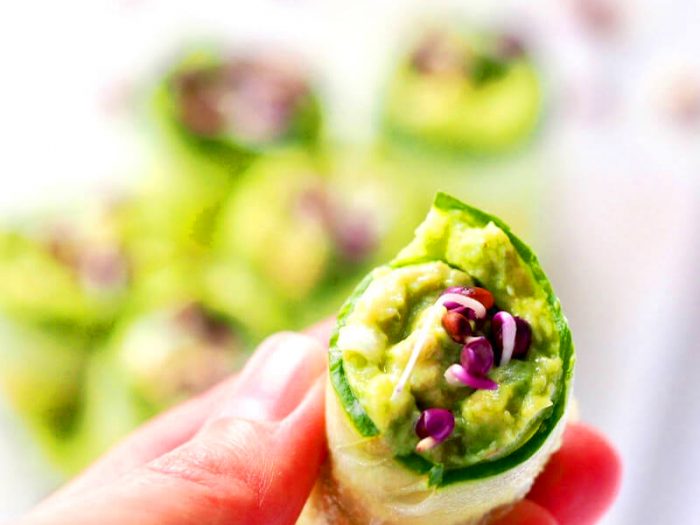 Proteinrig guacamole med spirer af kikærter FRISKE SPIRER